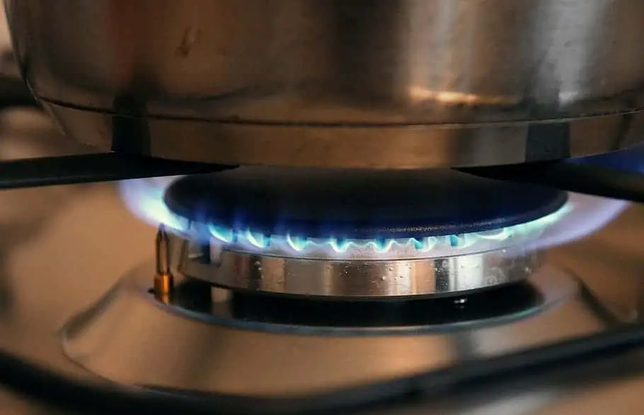 Can you use an induction frying pan on a gas hob