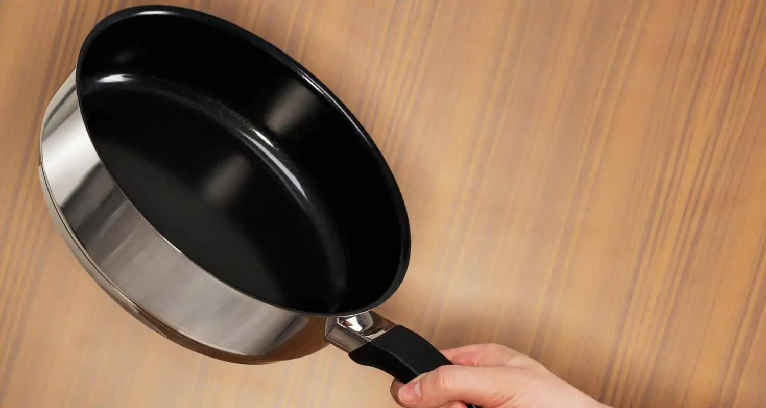 How wide is a 5 quart saute pan? 